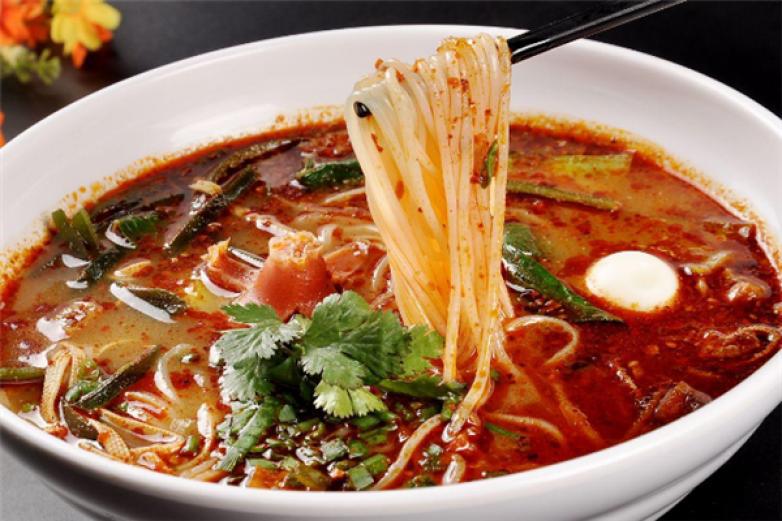 云朵朵鲜汤米线